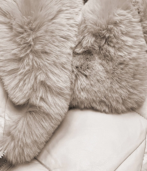 Kurtka damska z futrzanym kołnierzem beżowa (AG6-28)