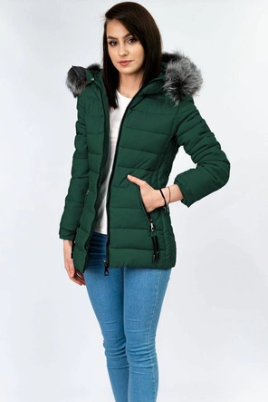PIKOWANA DAMSKA KURTKA ZIMOWA Z KAPTUREM BUTELKOWA ZIELEŃ (XB9503X)