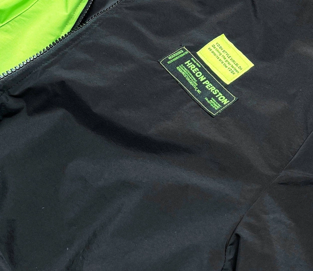 Damska kurtka wiatrówka czarno/zielona (ag3-010)