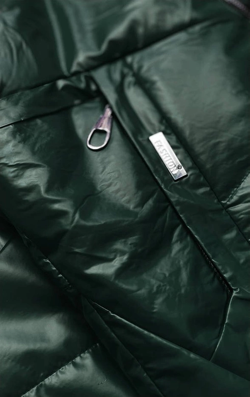 BŁYSZCZĄCA DAMSKA KURTKA Z KAPTUREM BUTELKOWA ZIELEŃ (B9751)