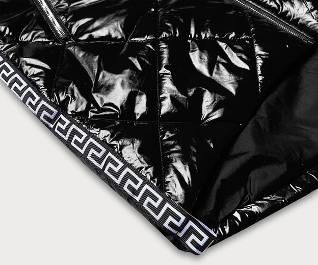 Lekka błyszcząca kurtka damska z lamówkami czarna (LD7258BIG)