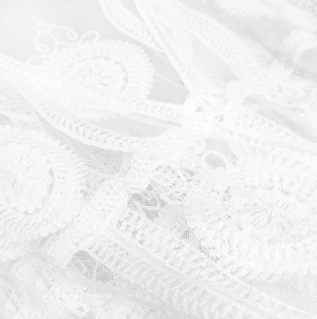 DŁUŻSZA HAFTOWANA NARZUTKA BIAŁA (591ART)