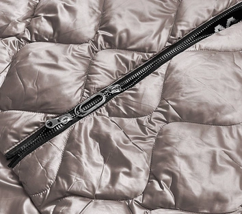 Kurtka damska z ozdobną lamówką beżowa (B8113-12)