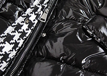 BŁYSZCZĄCA KURTKA ZIMOWA DAMSKA CZARNA (638ART)