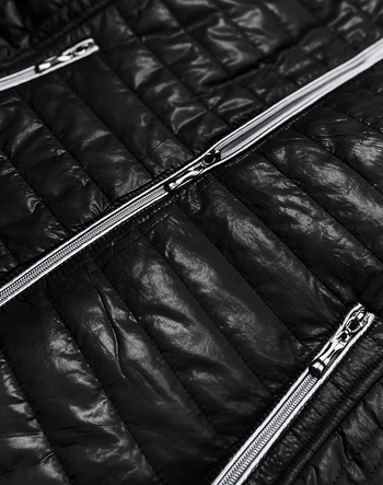 PIKOWANA KURTKA DAMSKA Z KAPTUREM CZARNA (B9757-1047)