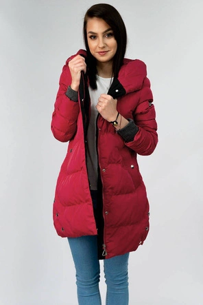PIKOWANA DAMSKA KURTKA ZIMOWA Z KAPTUREM CZERWONA (M-123)
