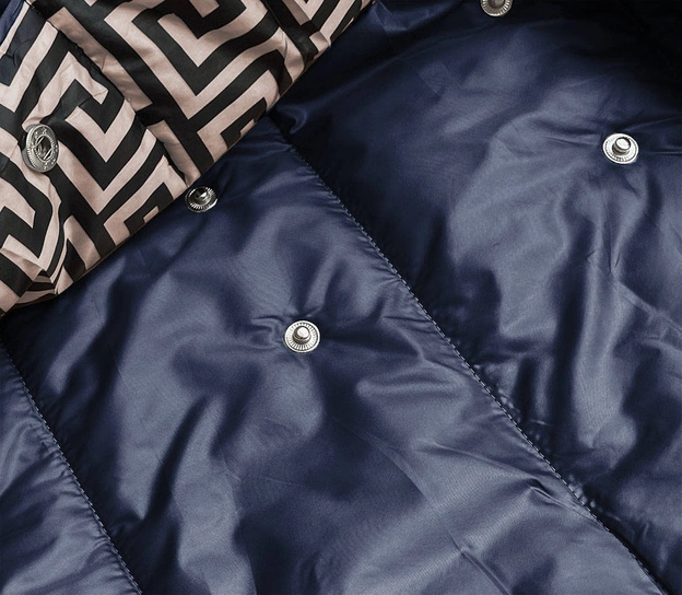 Kopertowa kurtka damska z kapturem granatowo-beżowa (R8040)