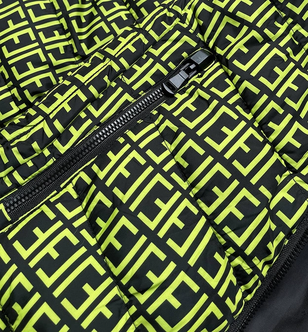 Kurtka damska we wzorki czarno-zielona (w711)