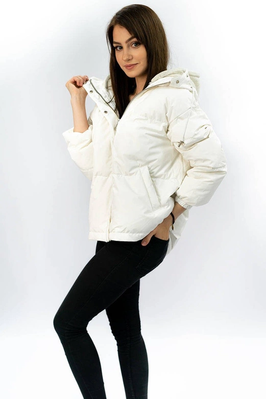 Krótka kurtka damska zimowa z puchem naturalnym biała (7113)