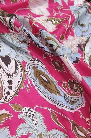 PIKOWANY BEZRĘKAWNIK Z KAPTUREM DAMSKI RÓŻOWY (7003)