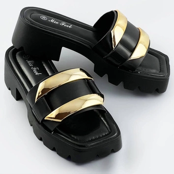 DAMSKIE KLAPKI NA TRAKTOROWEJ PODESZWIE CZARNE (AE110)