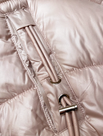 Prosta kurtka zimowa damska z ozdobnymi kieszeniami S'west perłowy róż (B8259-51)