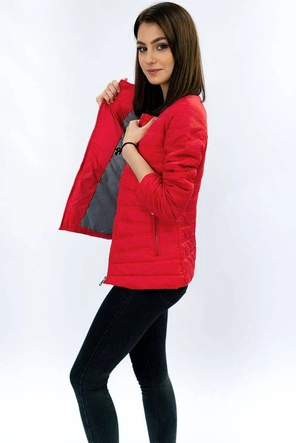 Pikowana kurtka z okrągłym dekoltem czerwona (s-111)