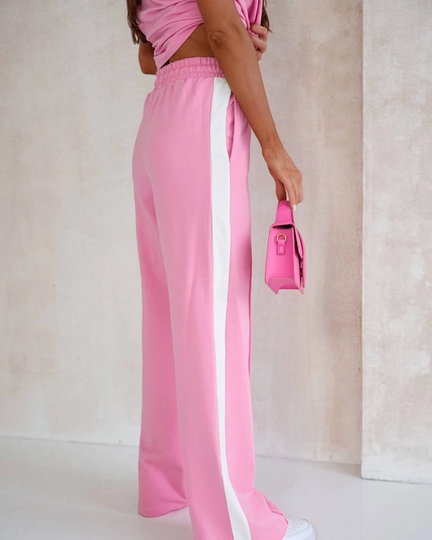 Komplet sportowy z kontrastowymi wstawkami różowy (VE99)