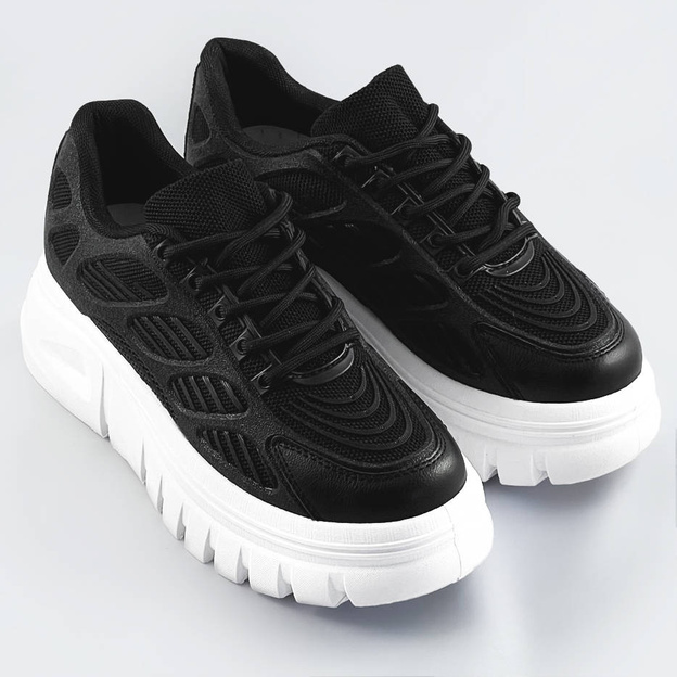 Sportowe buty damskie na platformie czarne (s222)