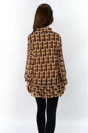 SZYFONOWA BLUZKA Z WIĄZANĄ STÓJKĄ BRĄZOWA (236ART)