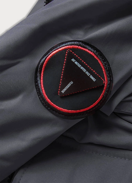 KURTKA ZIMOWA DAMSKA Z OZDOBNĄ PODSZEWKĄ GRAFITOWA (B9576-70)