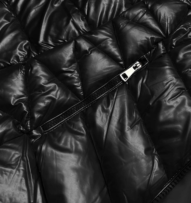 Krótka kurtka damska z futerkiem czarna (TY036-1)