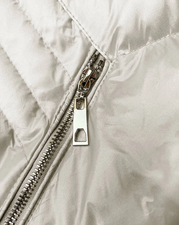 Pikowana przejściowa kurtka damska ecru (5M3162-254)