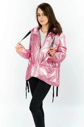 KRÓTKA KURTKA DAMSKA Z ASYMETRYCZNYM DOŁEM RÓŻOWA (632ART)