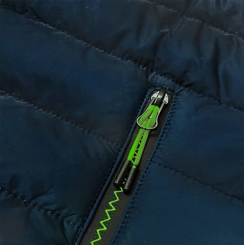 Pikowana kurtka damska z kapturem granat-szary (8M912-215)