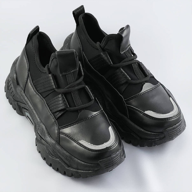 Sznurowane sneakersy na platformie czarne (ra5)
