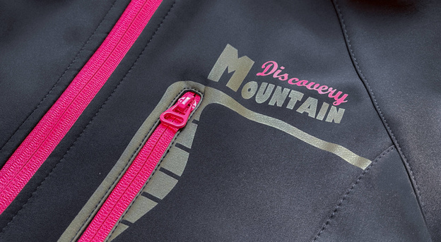 SPORTOWA KURTKA DAMSKA TYPU SOFTSHELL GRAFITOWA (HH027)