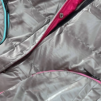 Damska kurtka zimowa z kolorowymi wstawkami szara (CAN-594)