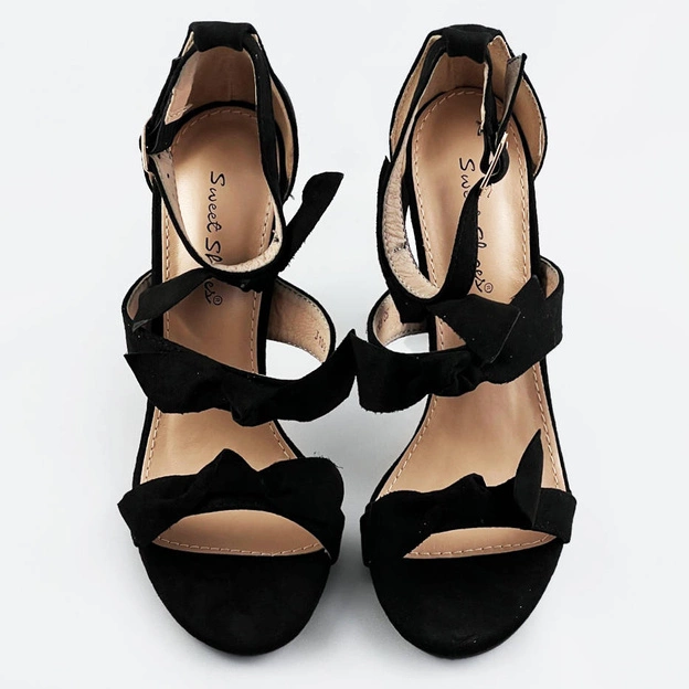 Delikatne sandały na szpilce czarne (j109)