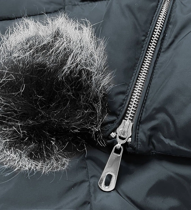 KURTKA DAMSKA ZIMOWA Z WYDŁUŻONYMI BOKAMI GRAFITOWA (GWW1716X)