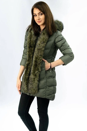 Pikowana kurtka damska zimowa z kapturem khaki (w749-1)