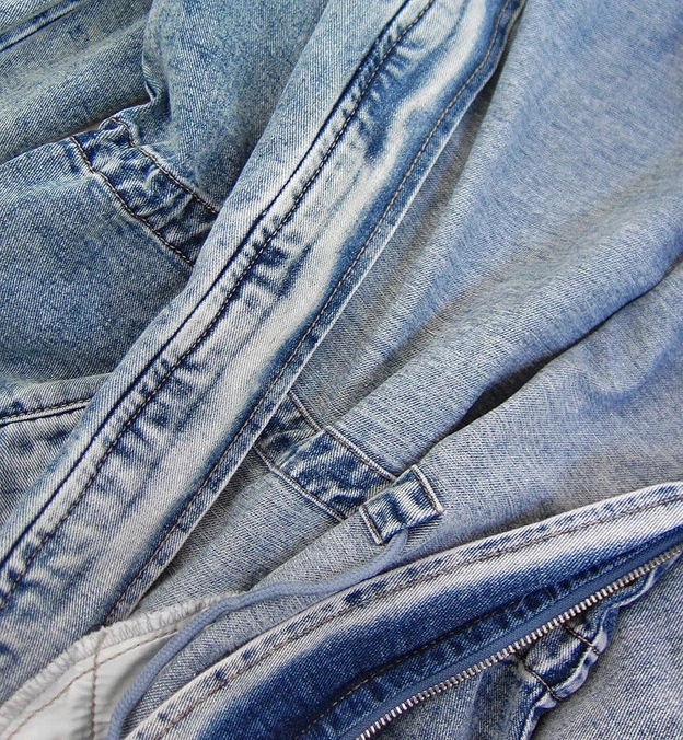 Długa jeansowa damska kurtka z kapturem niebieska (c122)