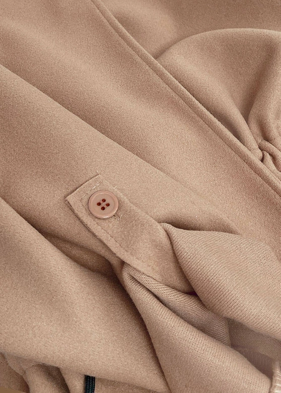 LUŹNY PŁASZCZ DAMSKI Z KLAPAMI CIEMNY BEŻOWY (20536)