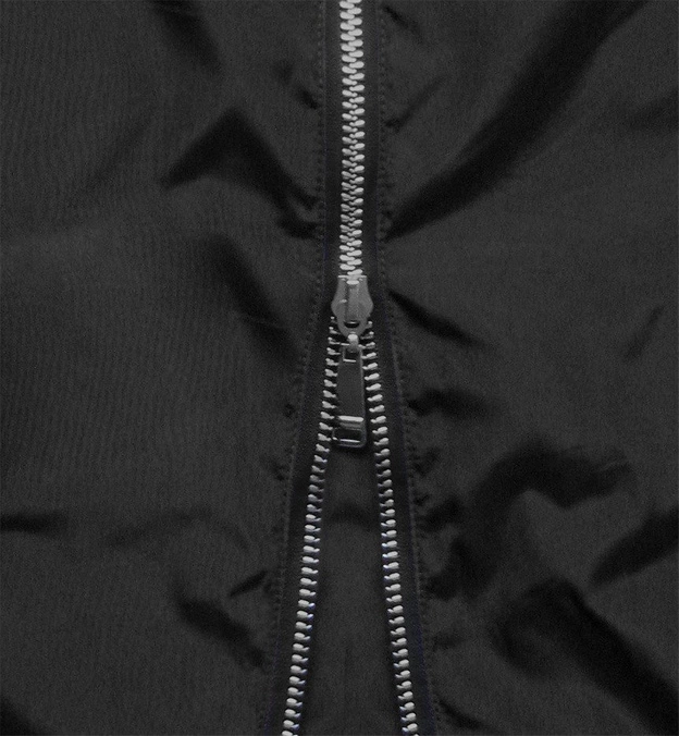 DŁUŻSZA KURTKA Z KAPTUREM CZARNA (B9515)