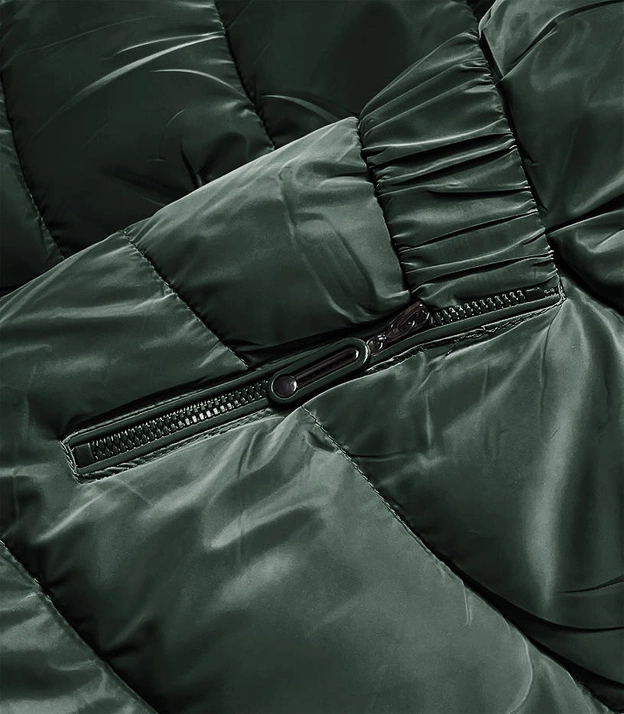 Krótka błyszcząca kurtka damska zielona (B8090-10)