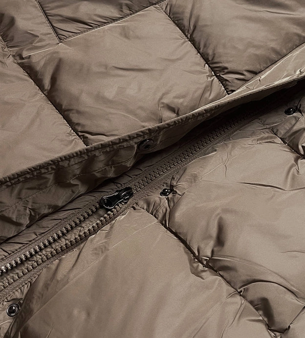 Kurtka zimowa damska z kapturem beżowa (AG1-J9091)