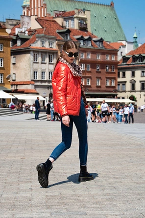 Kurtka damska z połyskiem pomarańczowa (omdl-023)