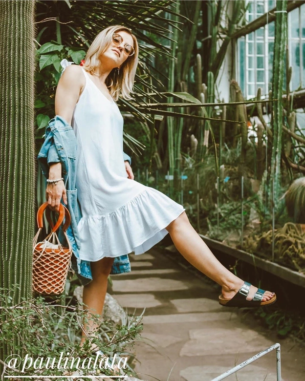 SUKIENKA Z FALBANĄ SZAROZIELONA (393ART)