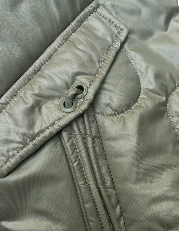 Pikowana krótka kurtka damska khaki (B8185-11)