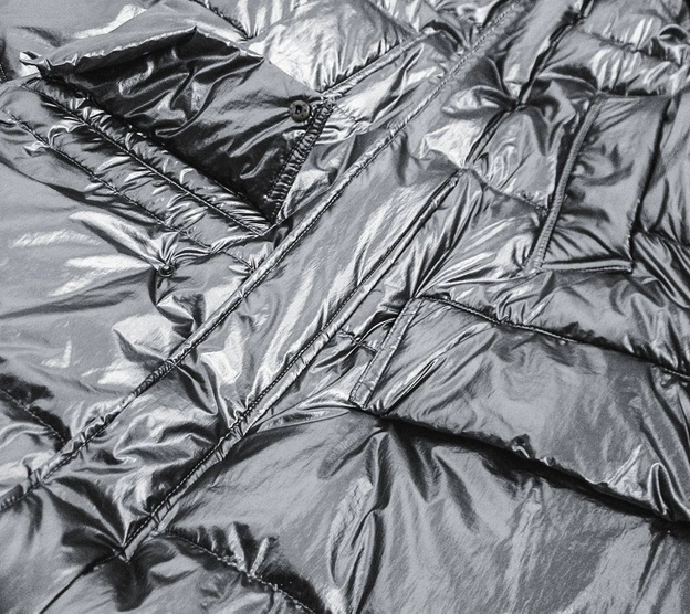 DAMSKA METALICZNA KURTKA ZIMOWA Z KAPTUREM SREBRNA (8295)