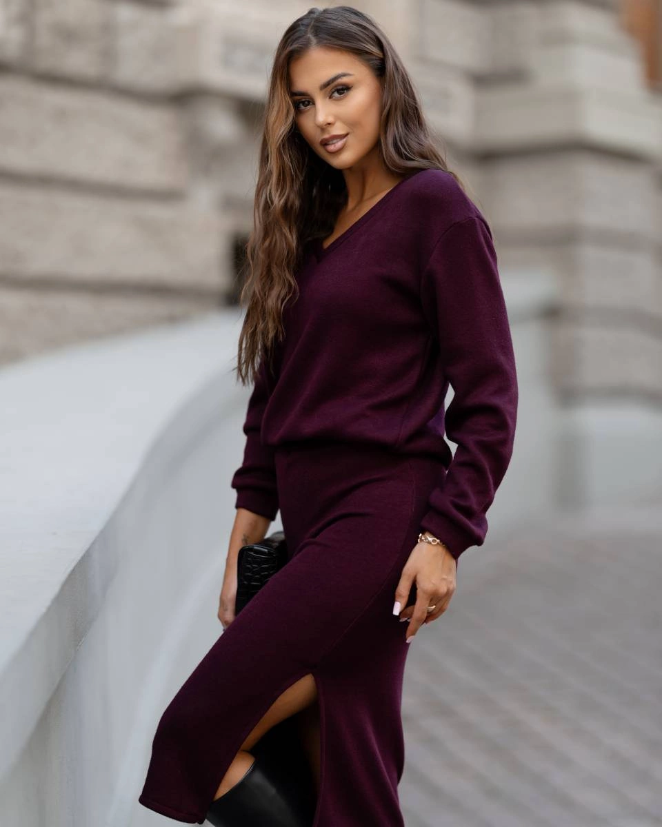 Dzianinowy komplet ze spódnicą bordowy (82103)