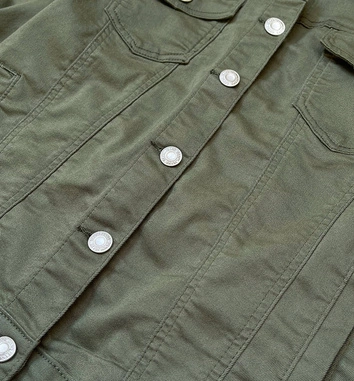 DAMSKA KURTKA MATERIAŁOWA Z KOŁNIERZEM KHAKI (GD6116)