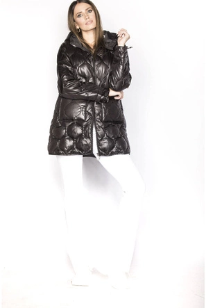 Damska kurtka z ozdobnym pikowaniem czarna (ag1-j9086)