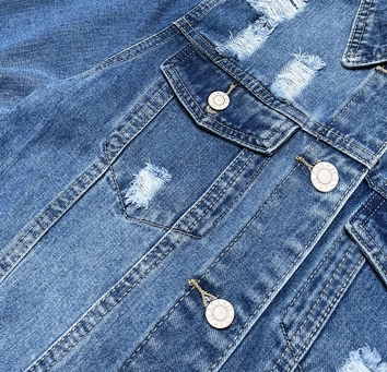 Długa damska kurtka jeansowa oversize niebieska (x-761)
