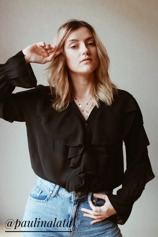 BLUZKA Z FALBANAMI CIEMNOZIELONA (474ART)