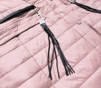 LEKKA DAMSKA KURTKA Z KAPTUREM RÓŻOWA (5272)