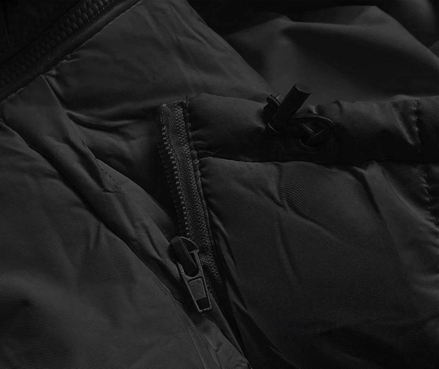 Puchowa kamizelka damska z kapturem czarna (5M720-392)