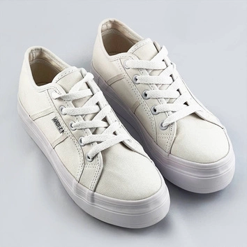 DAMSKIE TRAMPKI NA GRUBEJ PODESZWIE BIAŁE (AW1103)