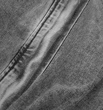 Długa jeansowa damska kurtka z kapturem czarna (C122-H)