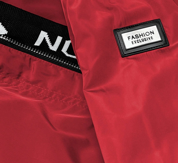 Cienka kurtka damska z ozdobną lamówką czerwona (B8145-4)